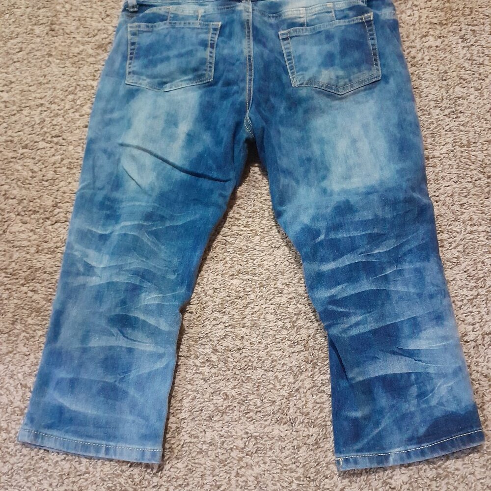 Capris - Picture 2 of 3